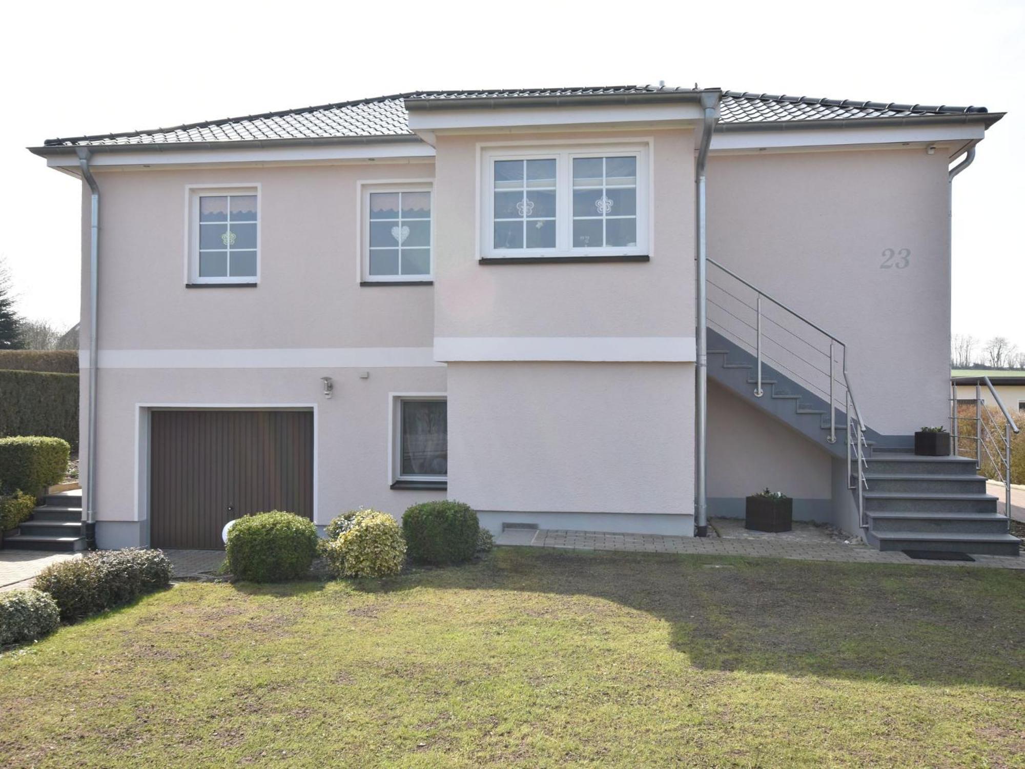 Modern Bungalow in Warnkenhagen with Garden Exterior foto